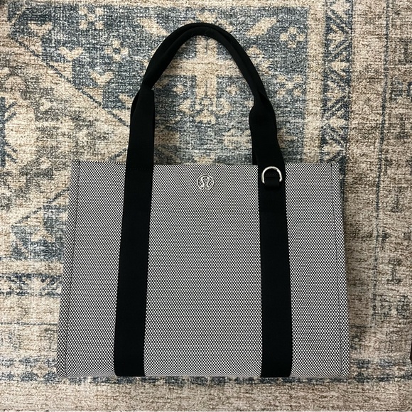 Lululemon Two Tone Canvas Tote Bag 10L Anchor/Light Ivory/Black - Picture 1 of 5